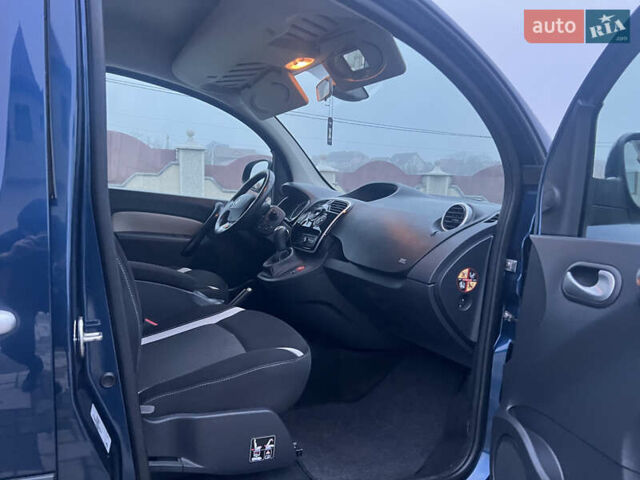 Синий Рено Кенгу, объемом двигателя 1.5 л и пробегом 180 тыс. км за 12750 $, фото 31 на Automoto.ua