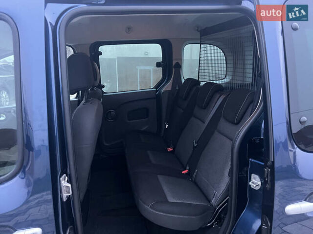 Синий Рено Кенгу, объемом двигателя 1.5 л и пробегом 180 тыс. км за 12750 $, фото 24 на Automoto.ua