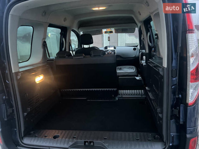 Синий Рено Кенгу, объемом двигателя 1.5 л и пробегом 180 тыс. км за 12750 $, фото 52 на Automoto.ua