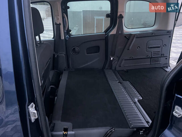 Синий Рено Кенгу, объемом двигателя 1.5 л и пробегом 180 тыс. км за 12750 $, фото 50 на Automoto.ua