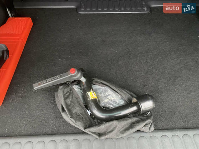 Синий Рено Кенгу, объемом двигателя 1.5 л и пробегом 180 тыс. км за 12750 $, фото 104 на Automoto.ua