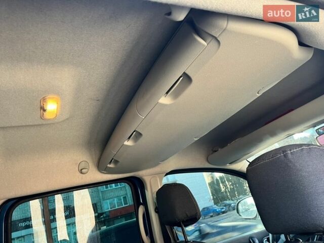 Синий Рено Кенгу, объемом двигателя 1.46 л и пробегом 243 тыс. км за 10899 $, фото 7 на Automoto.ua