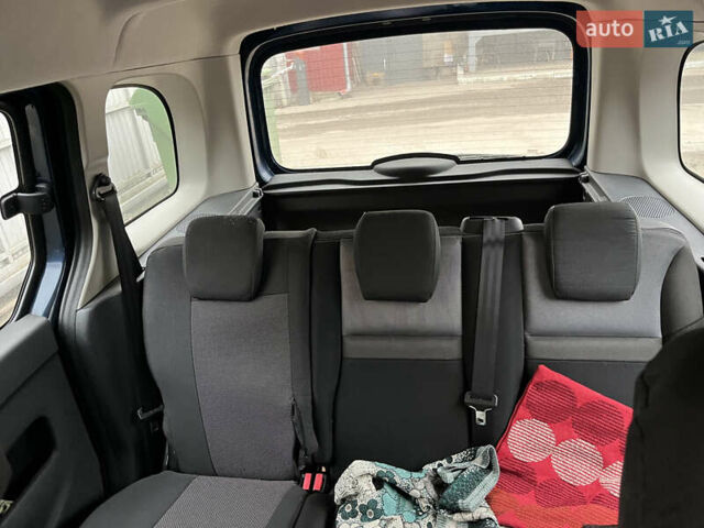 Синій Рено Кєнгу, об'ємом двигуна 1.2 л та пробігом 120 тис. км за 8900 $, фото 9 на Automoto.ua