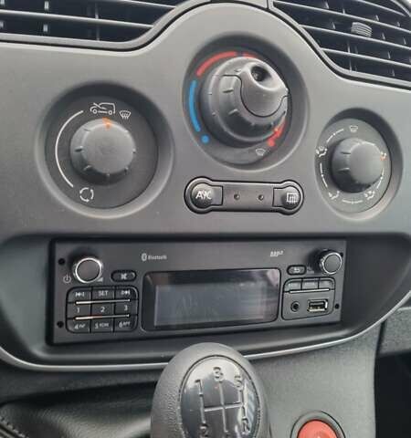 Синій Рено Кєнгу, об'ємом двигуна 1.5 л та пробігом 130 тис. км за 13700 $, фото 16 на Automoto.ua