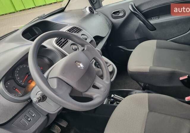 Синій Рено Кєнгу, об'ємом двигуна 1.5 л та пробігом 130 тис. км за 13700 $, фото 15 на Automoto.ua