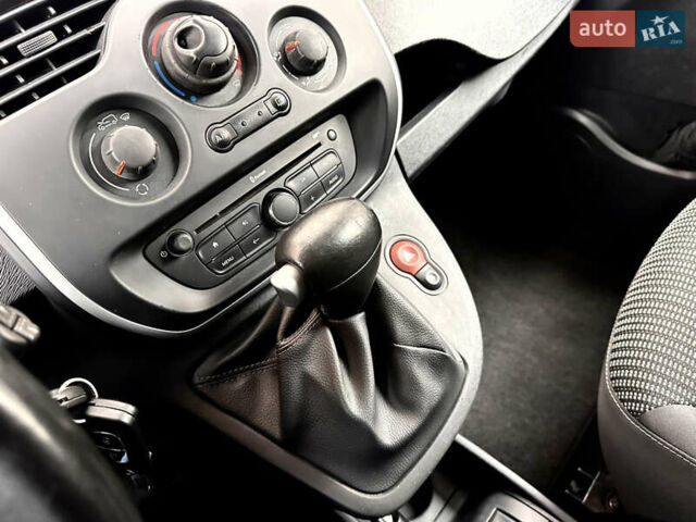 Синій Рено Кєнгу, об'ємом двигуна 1.5 л та пробігом 198 тис. км за 15900 $, фото 24 на Automoto.ua