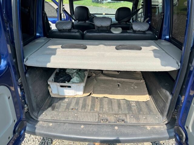 Синий Рено Кенгу, объемом двигателя 1.5 л и пробегом 290 тыс. км за 4400 $, фото 4 на Automoto.ua