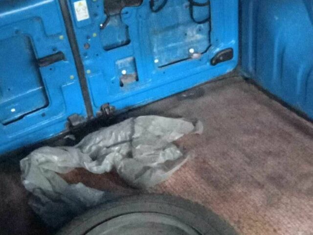 Синий Рено Кенгу, объемом двигателя 1.3 л и пробегом 1000 тыс. км за 953 $, фото 8 на Automoto.ua