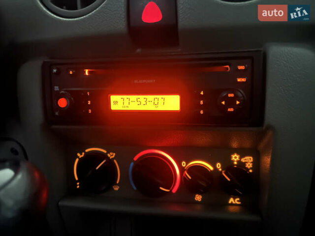 Зелений Рено Кєнгу, об'ємом двигуна 1.46 л та пробігом 220 тис. км за 3200 $, фото 42 на Automoto.ua