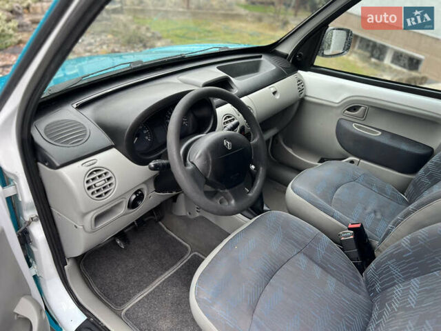 Зелений Рено Кєнгу, об'ємом двигуна 1.46 л та пробігом 220 тис. км за 3200 $, фото 22 на Automoto.ua