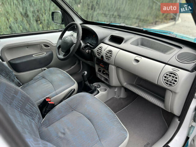Зелений Рено Кєнгу, об'ємом двигуна 1.46 л та пробігом 220 тис. км за 3200 $, фото 14 на Automoto.ua