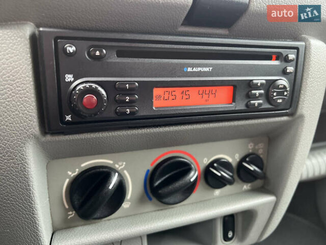 Зелений Рено Кєнгу, об'ємом двигуна 1.46 л та пробігом 220 тис. км за 3200 $, фото 17 на Automoto.ua