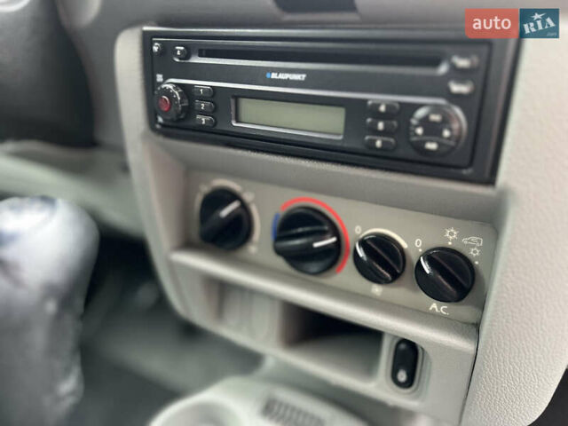 Зелений Рено Кєнгу, об'ємом двигуна 1.46 л та пробігом 220 тис. км за 3200 $, фото 23 на Automoto.ua