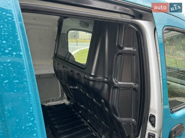 Зелений Рено Кєнгу, об'ємом двигуна 1.46 л та пробігом 220 тис. км за 3200 $, фото 27 на Automoto.ua