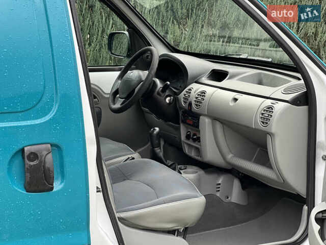 Зелений Рено Кєнгу, об'ємом двигуна 1.46 л та пробігом 220 тис. км за 3200 $, фото 15 на Automoto.ua