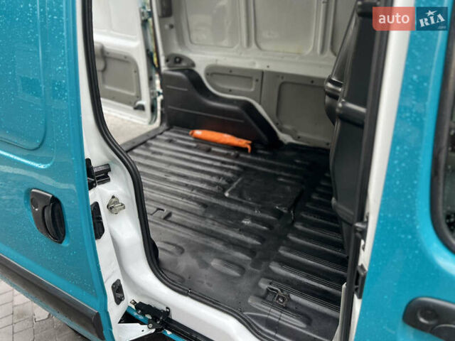 Зелений Рено Кєнгу, об'ємом двигуна 1.46 л та пробігом 220 тис. км за 3200 $, фото 26 на Automoto.ua