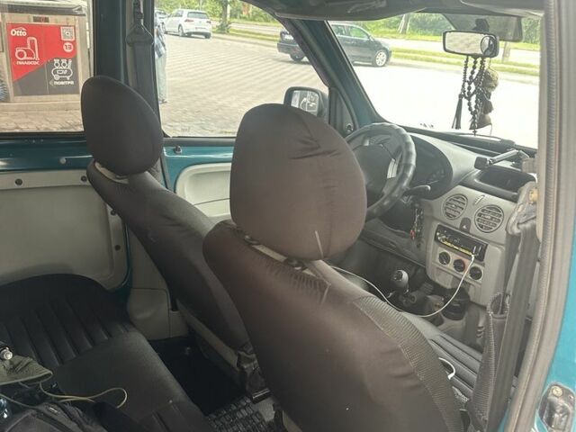 Зеленый Рено Кенгу, объемом двигателя 1.1 л и пробегом 256 тыс. км за 4450 $, фото 6 на Automoto.ua