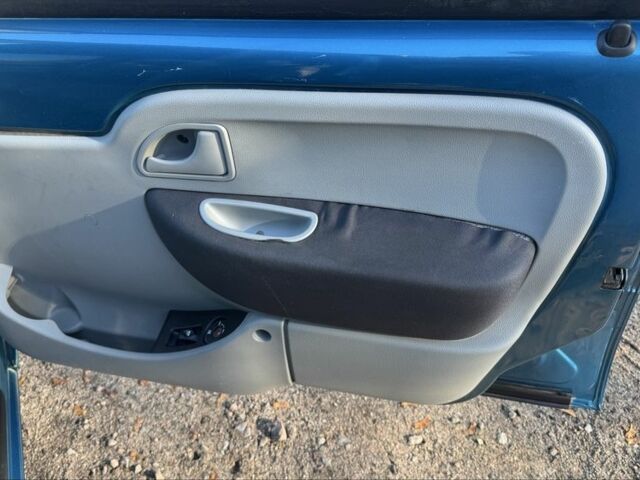 Зелений Рено Кєнгу, об'ємом двигуна 1.6 л та пробігом 149 тис. км за 3300 $, фото 6 на Automoto.ua