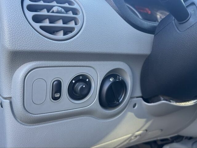 Зелений Рено Кєнгу, об'ємом двигуна 1.6 л та пробігом 149 тис. км за 3300 $, фото 13 на Automoto.ua