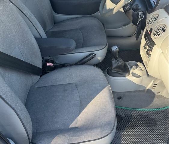 Зелений Рено Кєнгу, об'ємом двигуна 1.6 л та пробігом 149 тис. км за 3300 $, фото 5 на Automoto.ua