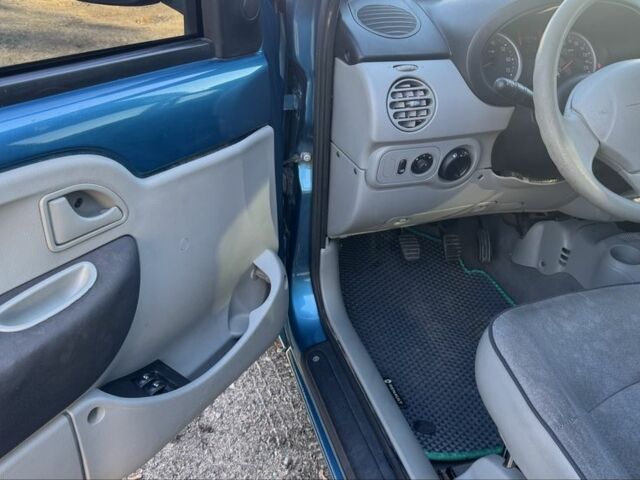 Зелений Рено Кєнгу, об'ємом двигуна 1.6 л та пробігом 149 тис. км за 3300 $, фото 10 на Automoto.ua