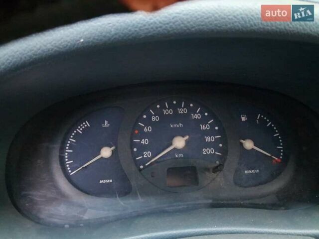 Зеленый Рено Кенгу, объемом двигателя 1.4 л и пробегом 200 тыс. км за 1500 $, фото 2 на Automoto.ua