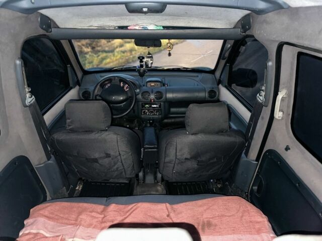 Зеленый Рено Кенгу, объемом двигателя 1.9 л и пробегом 303 тыс. км за 4750 $, фото 5 на Automoto.ua