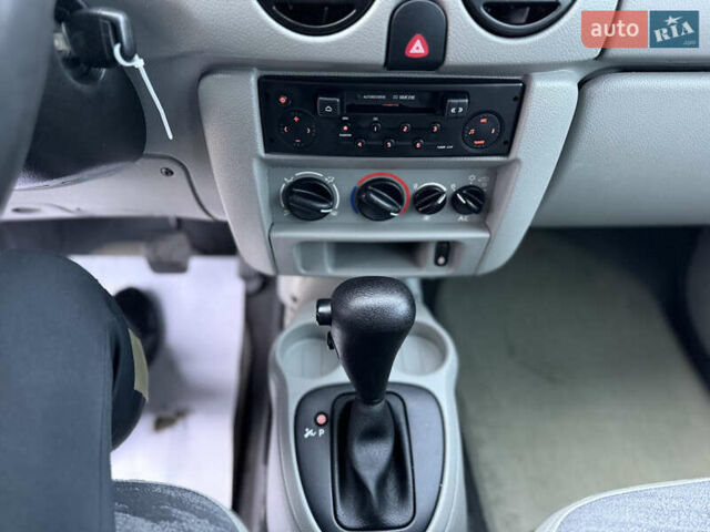 Зеленый Рено Кенгу, объемом двигателя 1.6 л и пробегом 166 тыс. км за 4999 $, фото 27 на Automoto.ua