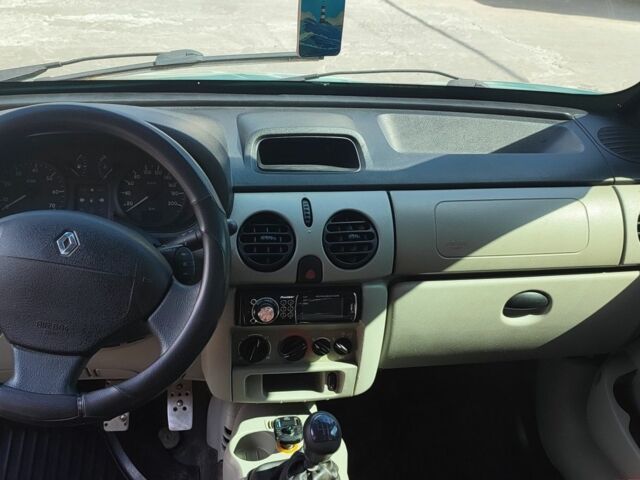 Зеленый Рено Кенгу, объемом двигателя 1.4 л и пробегом 300 тыс. км за 4000 $, фото 4 на Automoto.ua