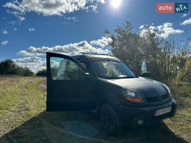 Зелений Рено Кєнгу, об'ємом двигуна 1.6 л та пробігом 245 тис. км за 4000 $, фото 1 на Automoto.ua