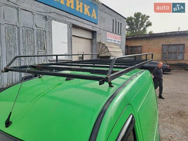 Зеленый Рено Кенгу, объемом двигателя 1.46 л и пробегом 399 тыс. км за 3200 $, фото 2 на Automoto.ua