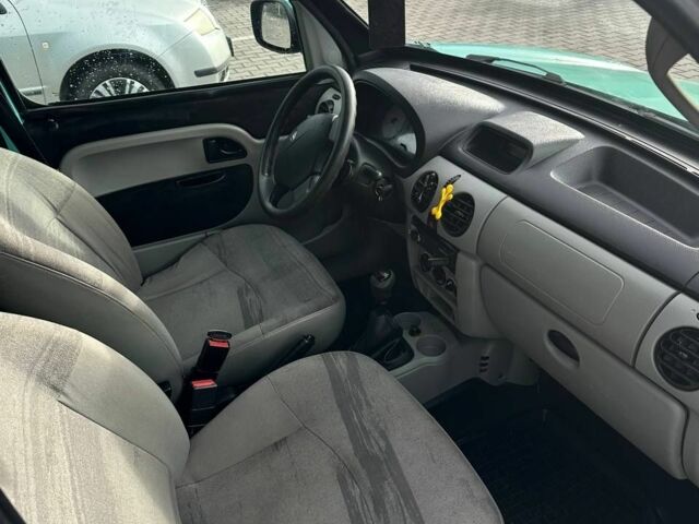 Зеленый Рено Кенгу, объемом двигателя 1.5 л и пробегом 300 тыс. км за 3800 $, фото 17 на Automoto.ua