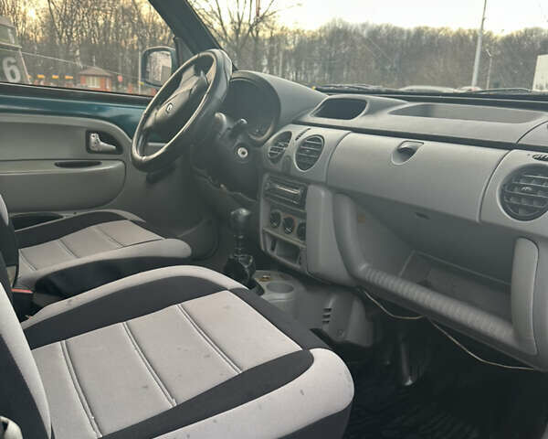 Зеленый Рено Кенгу, объемом двигателя 1.4 л и пробегом 320 тыс. км за 2200 $, фото 6 на Automoto.ua