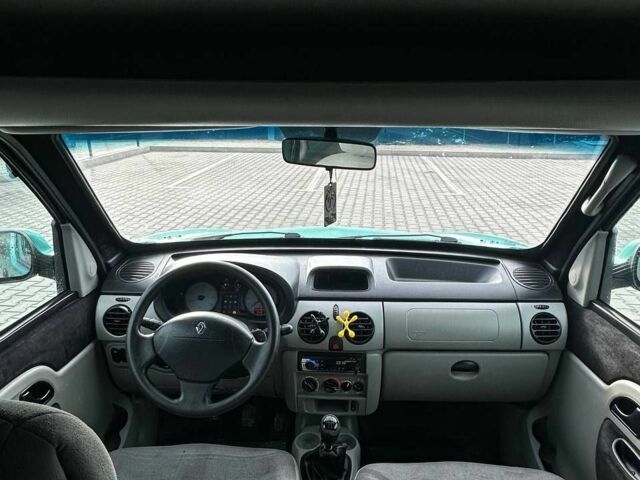 Зеленый Рено Кенгу, объемом двигателя 1.5 л и пробегом 300 тыс. км за 3800 $, фото 13 на Automoto.ua