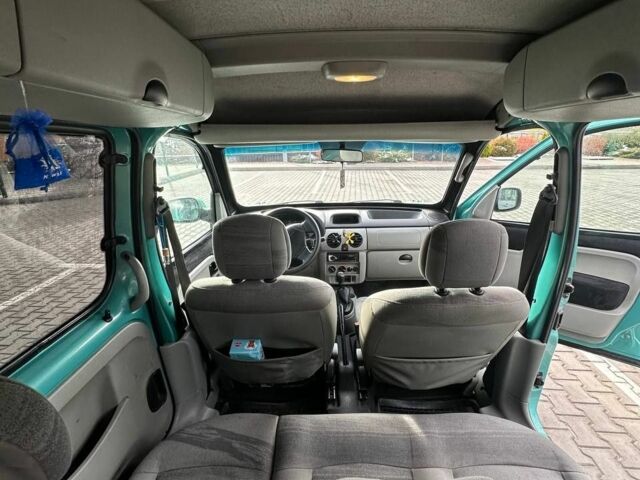 Зеленый Рено Кенгу, объемом двигателя 1.5 л и пробегом 300 тыс. км за 3800 $, фото 14 на Automoto.ua