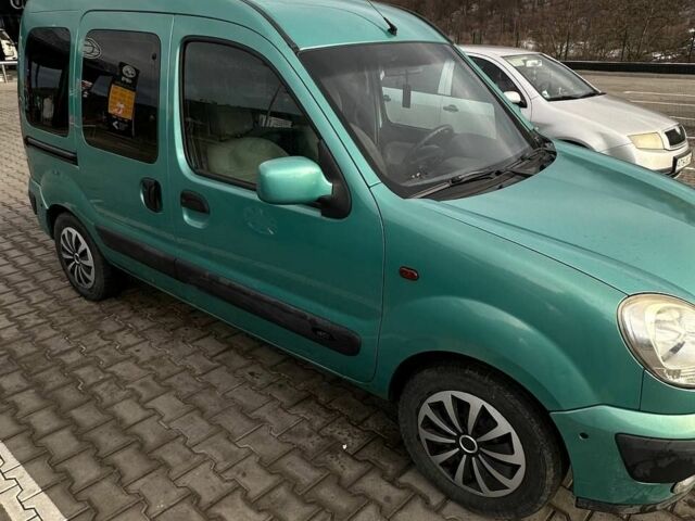 Зеленый Рено Кенгу, объемом двигателя 1.5 л и пробегом 300 тыс. км за 3800 $, фото 5 на Automoto.ua