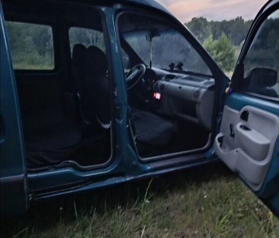 Зелений Рено Кєнгу, об'ємом двигуна 1.4 л та пробігом 243 тис. км за 3400 $, фото 6 на Automoto.ua