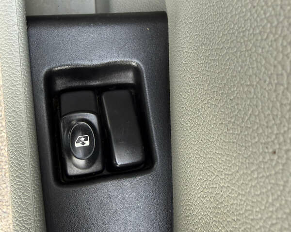 Зелений Рено Кєнгу, об'ємом двигуна 0 л та пробігом 223 тис. км за 5000 $, фото 75 на Automoto.ua