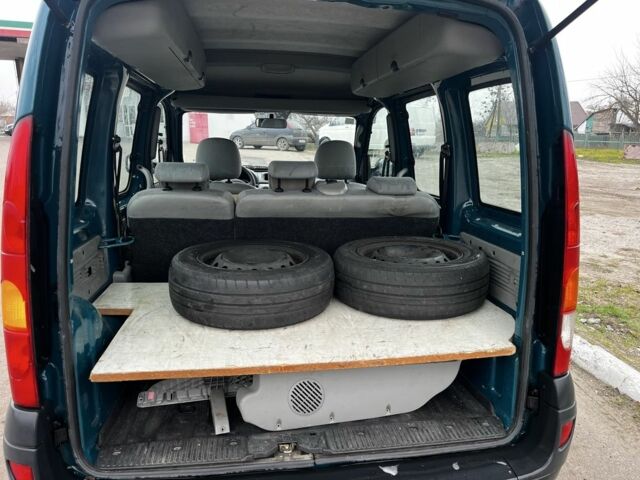 Зеленый Рено Кенгу, объемом двигателя 1.5 л и пробегом 170 тыс. км за 2603 $, фото 4 на Automoto.ua