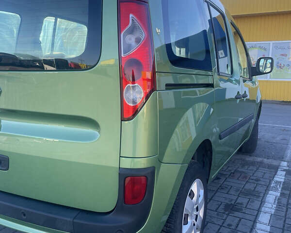 Зеленый Рено Кенгу, объемом двигателя 1.6 л и пробегом 185 тыс. км за 7555 $, фото 4 на Automoto.ua