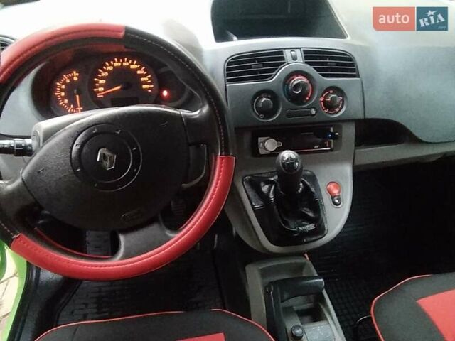 Зеленый Рено Кенгу, объемом двигателя 1.46 л и пробегом 255 тыс. км за 5800 $, фото 13 на Automoto.ua