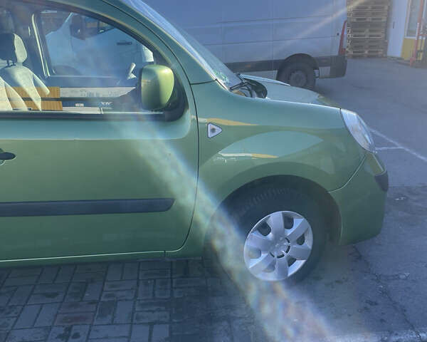 Зеленый Рено Кенгу, объемом двигателя 1.6 л и пробегом 185 тыс. км за 7555 $, фото 2 на Automoto.ua