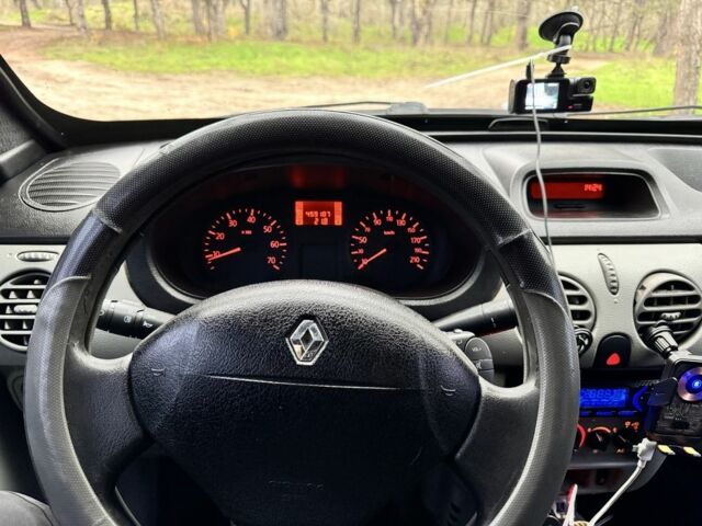 Зеленый Рено Кенгу, объемом двигателя 1.5 л и пробегом 459 тыс. км за 2999 $, фото 5 на Automoto.ua