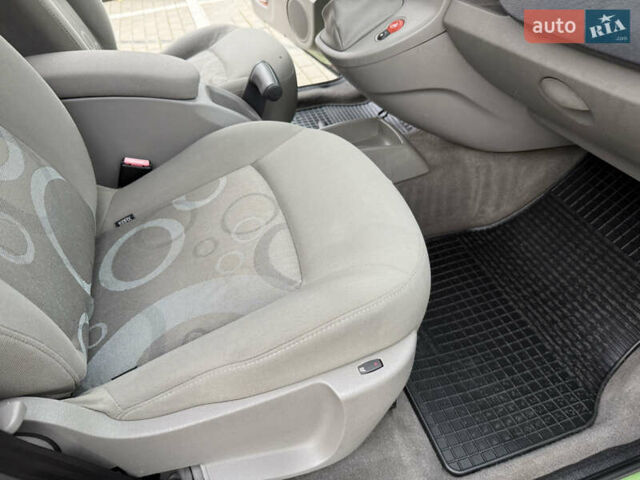 Зеленый Рено Кенгу, объемом двигателя 1.5 л и пробегом 220 тыс. км за 7600 $, фото 19 на Automoto.ua