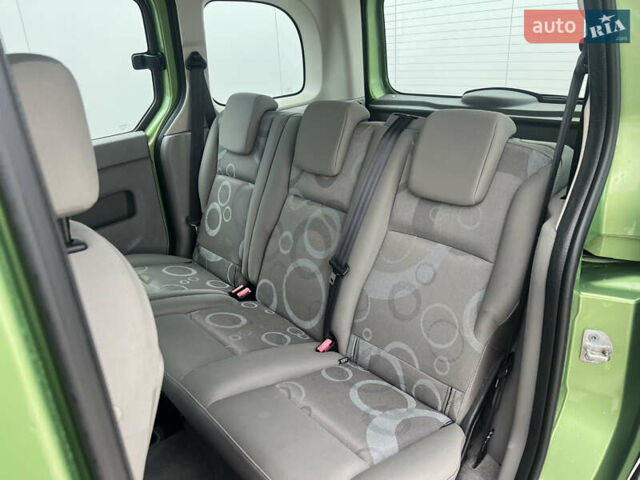 Зеленый Рено Кенгу, объемом двигателя 1.6 л и пробегом 196 тыс. км за 7499 $, фото 31 на Automoto.ua