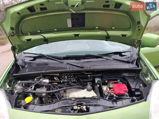 Зелений Рено Кєнгу, об'ємом двигуна 1.6 л та пробігом 223 тис. км за 6999 $, фото 13 на Automoto.ua