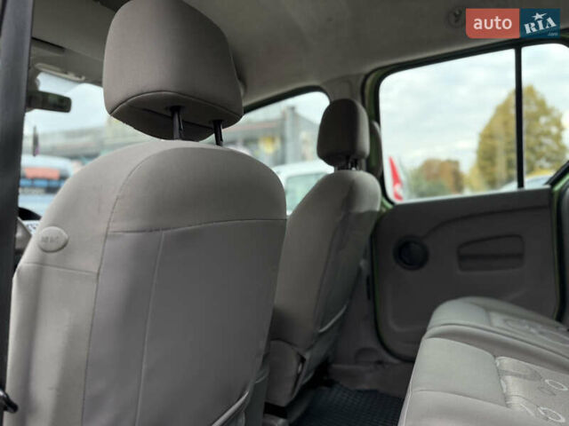 Зеленый Рено Кенгу, объемом двигателя 1.5 л и пробегом 220 тыс. км за 7600 $, фото 21 на Automoto.ua