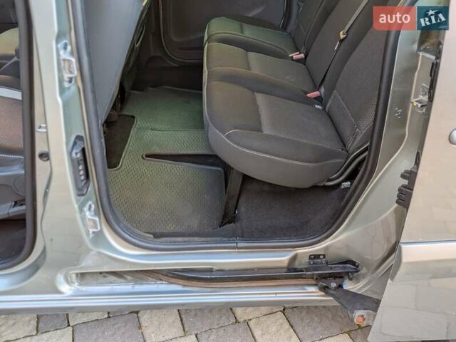 Зелений Рено Кєнгу, об'ємом двигуна 1.5 л та пробігом 319 тис. км за 7899 $, фото 32 на Automoto.ua
