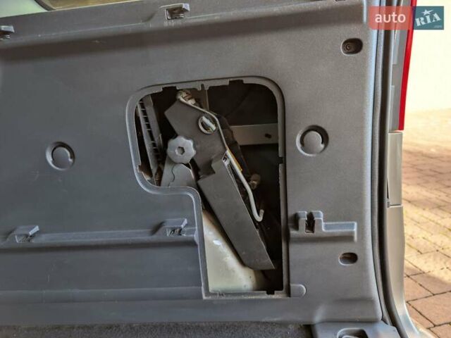Зелений Рено Кєнгу, об'ємом двигуна 1.5 л та пробігом 319 тис. км за 7899 $, фото 51 на Automoto.ua
