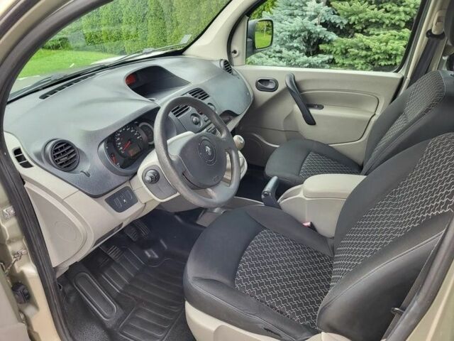 Зеленый Рено Кенгу, объемом двигателя 1.5 л и пробегом 140 тыс. км за 7000 $, фото 11 на Automoto.ua